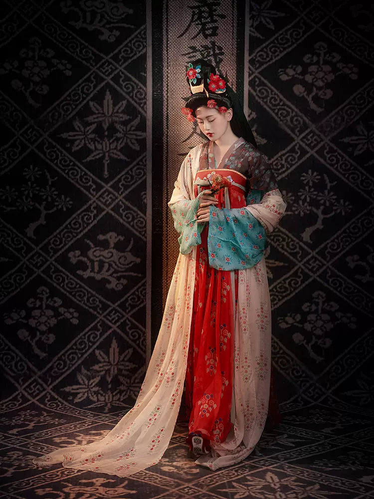 Tang Dynasty Chest-Length Skirt