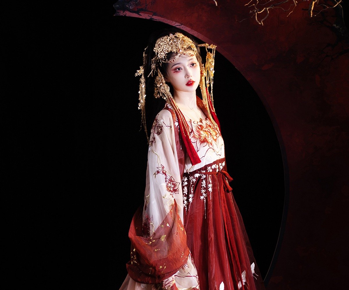 Red Hanfu Super Fairy, Embroidered Myrobalan Skirt