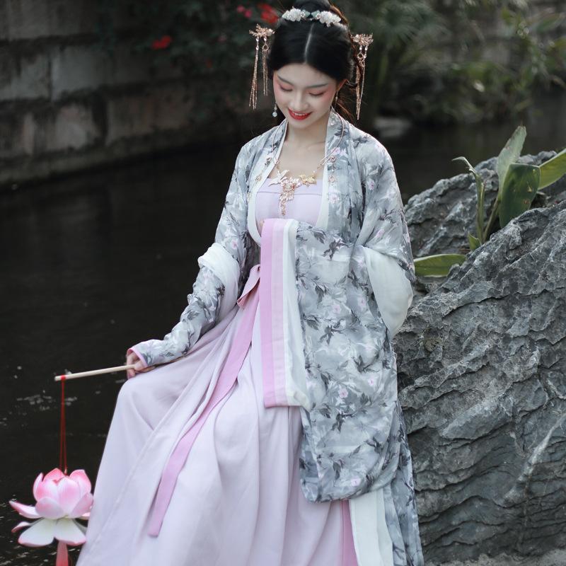 Spring Ming Dynasty Hanfu