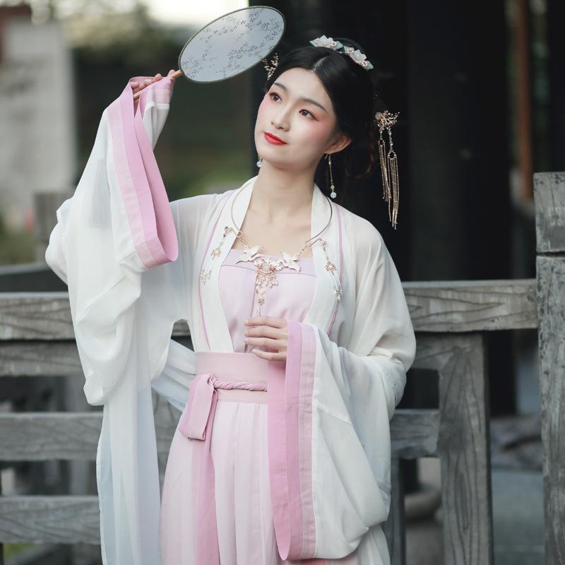 Spring Ming Dynasty Hanfu