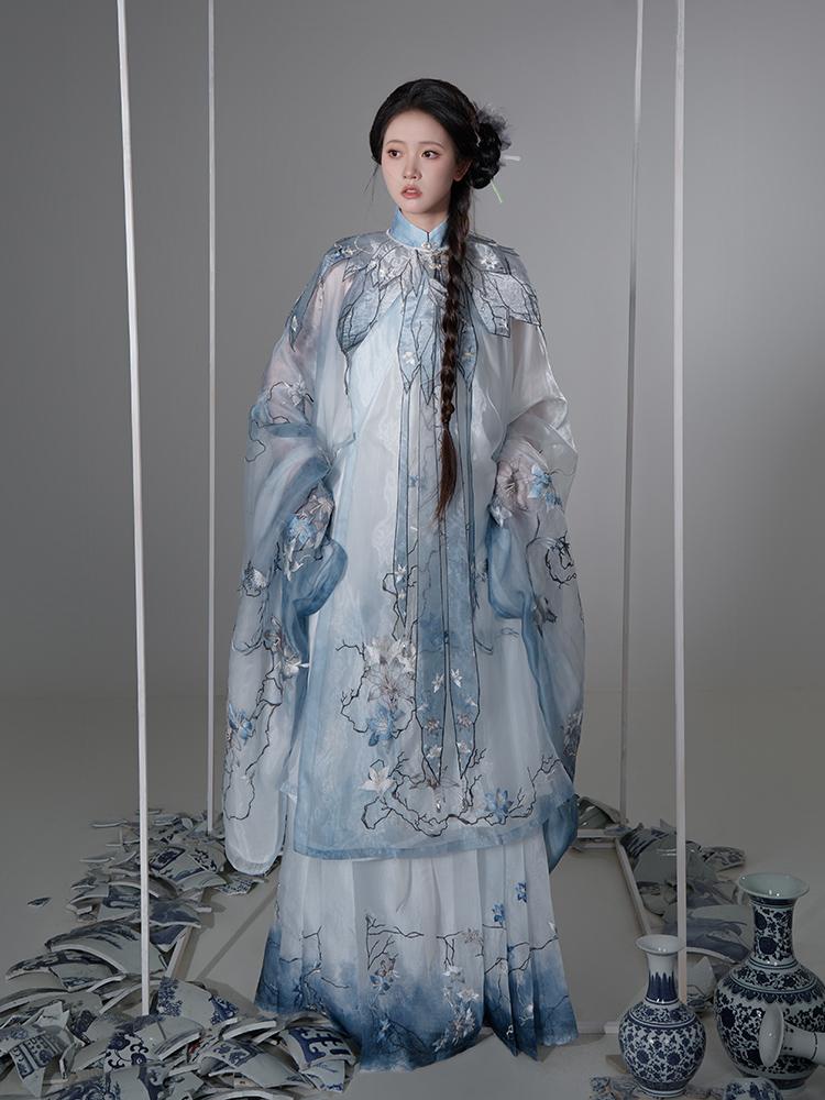 Ming Dynasty Hanfu Mamianqun [Blue and White Porcelain]