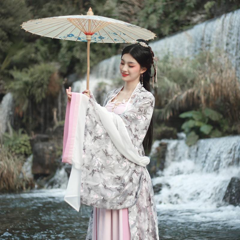 Spring Ming Dynasty Hanfu