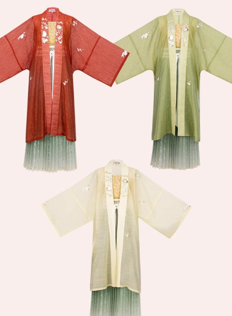 Spring Straight-Collared Double-Breasted Gown (Song Dynasty Hanfu)